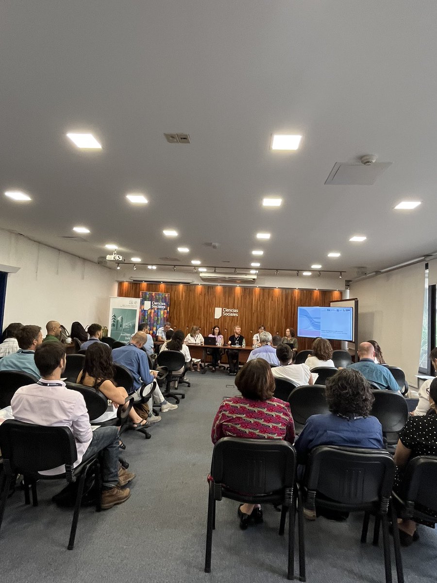 Fcorowe's tweet image. Excited to be in Montevideo 🇺🇾 for the “Measuring Migration in Latin America” workshop!

Diving into how digital traces, registers, censuses &amp;amp; surveys can help us better understand human mobility. Looking forward to great discussions &amp;amp; collaborations!