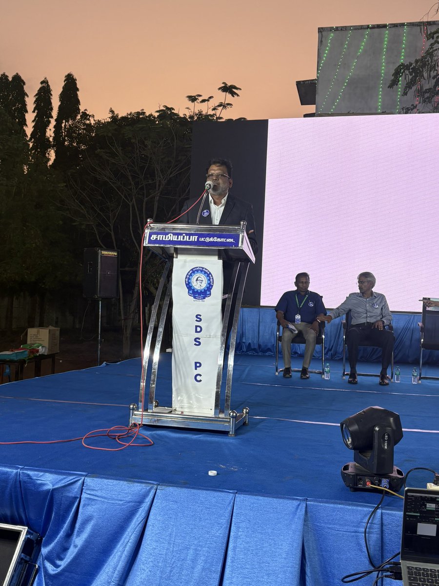 SDSSELVAM's tweet image. கல்லூரி விழாவில் உரையாற்றிய போது...!

பட்டுக்கோட்டை,
எஸ்.டி.எஸ் பாலிடெக்னிக் கல்லூரியின்
கல்லூரி விழாவை நேரலையில் 
கண்டு மகிழுங்கள்.!

Youtube link: youtube.com/live/kPJicmb2P…
Facebook link:
facebook.com/share/19xA9kiQ…

#SDS #SDSPolytechnicCollege #SDSPC #SDSS #SDSSELVAM…