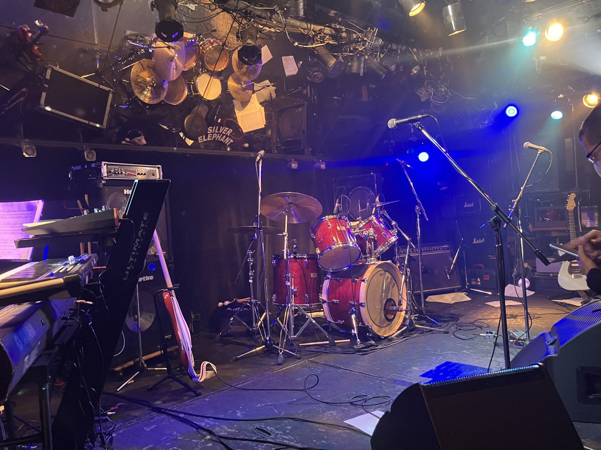 tqy_nono's tweet photo. ずっと見たかったMS DECODER、めちゃくちゃよかった。プログレとは言いつつ、ポップでオシャレさのあるインストで、大好きなPARAを感じる場面も多くて、かっこいいな、素敵だな、とずっと思いながら聴いていた。 https://t.co/rdqI462SjL