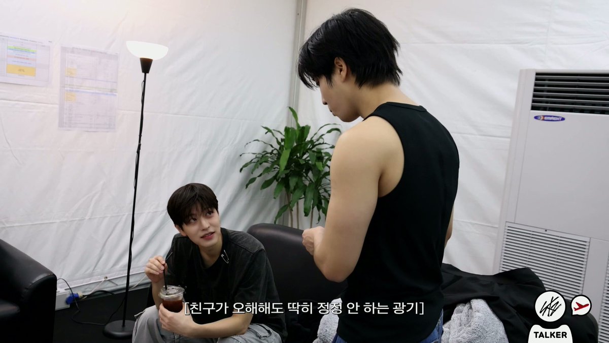 ;;;;;;;;;;
뭔데시발