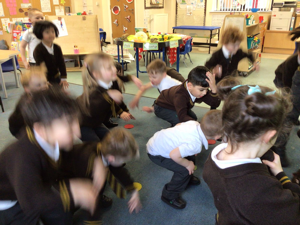 We are playing ‘Simon Says’ this afternoon to practice our listening, attention and understanding skills 👂