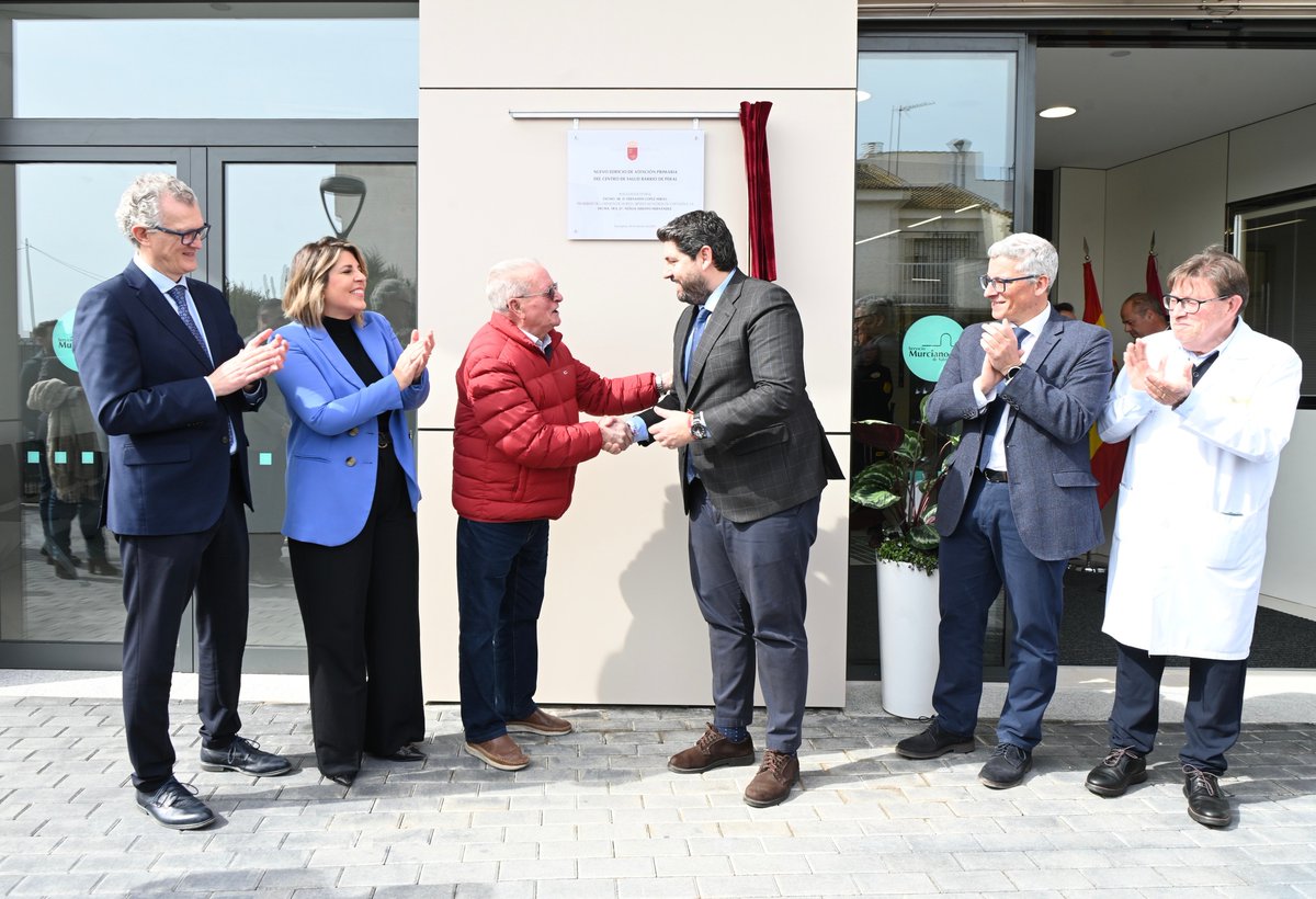 Gobierno de la Región de Murcia (@regiondemurcia) on Twitter photo La Comunidad será la primera en ampliar la vacunación antigripal hasta los 9 años en la campaña 2025-2026.
El presidente <a href="/LopezMirasF/">Fernando López Miras</a> destaca que esta medida va a beneficiar a más de 65.000 menores y "nos convierte en la comunidad con el calendario vacunal más completo". La Comunidad será la primera en ampliar la vacunación antigripal hasta los 9 años en la campaña 2025-2026.
El presidente <a href="/LopezMirasF/">Fernando López Miras</a> destaca que esta medida va a beneficiar a más de 65.000 menores y "nos convierte en la comunidad con el calendario vacunal más completo".