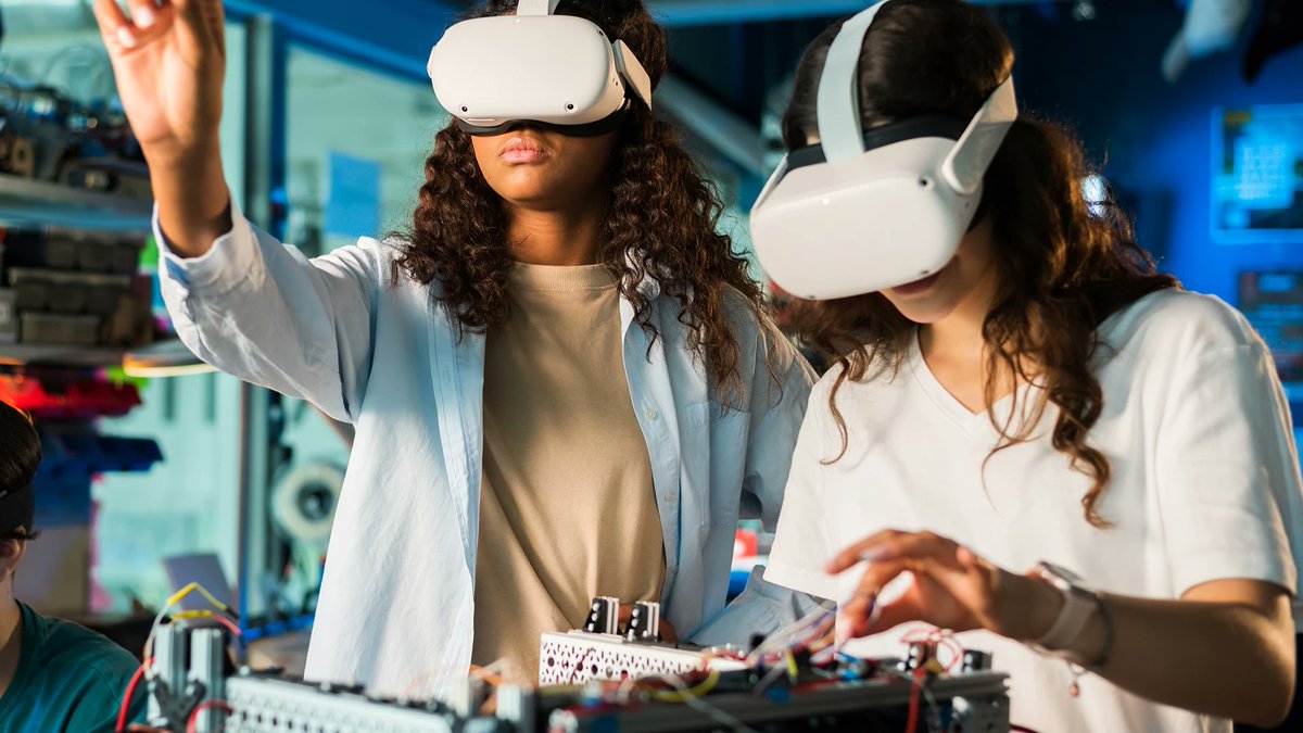 isostopy tweet media