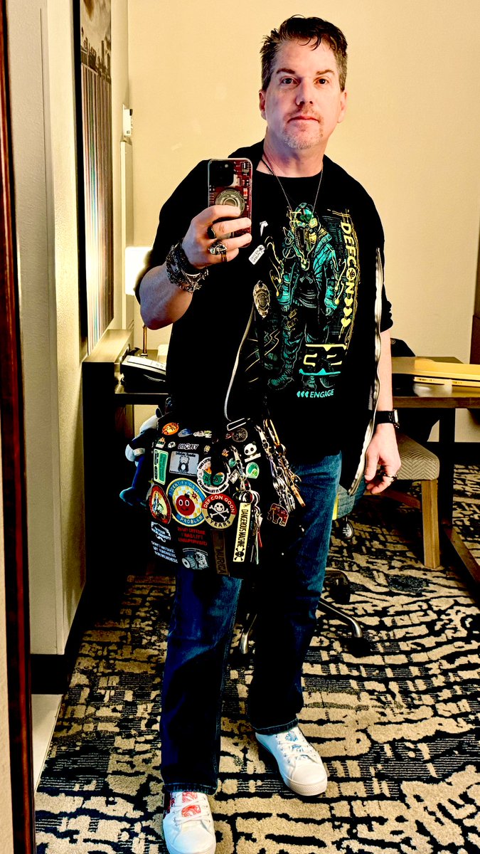 jaysonstreet's tweet image. Talk went way better than I expected yesterday! 😊
Now heading back to watch a lot of my #HackerFam give their talks. #HackerAdventures