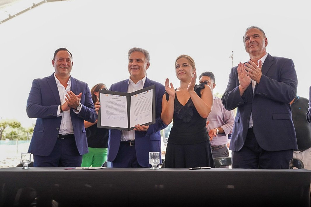 gobdecordoba's tweet image. 👷🏻 Comenzó la construcción de la sede regional de la @upc_cordoba en #MinaClavero.

📍 El edificio estará ubicado al ingreso de la localidad del #ValleDeTraslasierra y brindará acceso a la educación superior a jóvenes del departamento #SanAlberto y comunidades aledañas de #Pocho