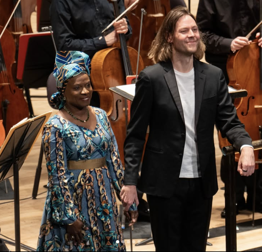 Robert Ames (@robertamesmusic) on Twitter photo V happy to say that you can listen to <a href="/the_halle/">The Hallé</a> <a href="/angeliquekidjo/">Angelique Kidjo</a> Sings Ifè Songs now over on <a href="/BBCSounds/">BBC Sounds</a>!
Hear the full show from night one of the Philip Glass festival: ⏯️bit.ly/41triVo V happy to say that you can listen to <a href="/the_halle/">The Hallé</a> <a href="/angeliquekidjo/">Angelique Kidjo</a> Sings Ifè Songs now over on <a href="/BBCSounds/">BBC Sounds</a>!
Hear the full show from night one of the Philip Glass festival: ⏯️bit.ly/41triVo