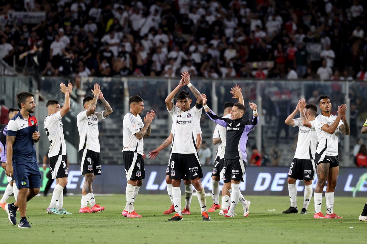 ColoColo's tweet photo. Muchas gracias por su apoyo ⚪⚫

A dar vuelta la página y ya pensamos en nuestro siguiente desafío 👊🏼

¡Vamos todos juntos! https://t.co/LvYbyEgOdk