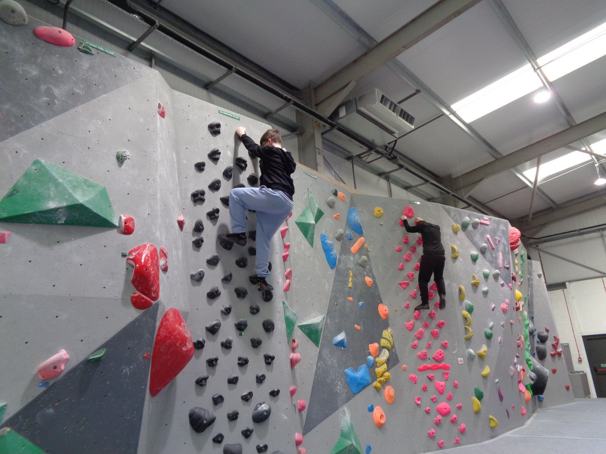 Our Year 7s enjoying a fantastic team building trip to <a href="/oakwoodclimbing/">Oakwood Climbing</a> centre! 🧗‍♀️ 🏹  😀 
<a href="/GreenshawTrust/">Greenshaw Learning Trust</a>