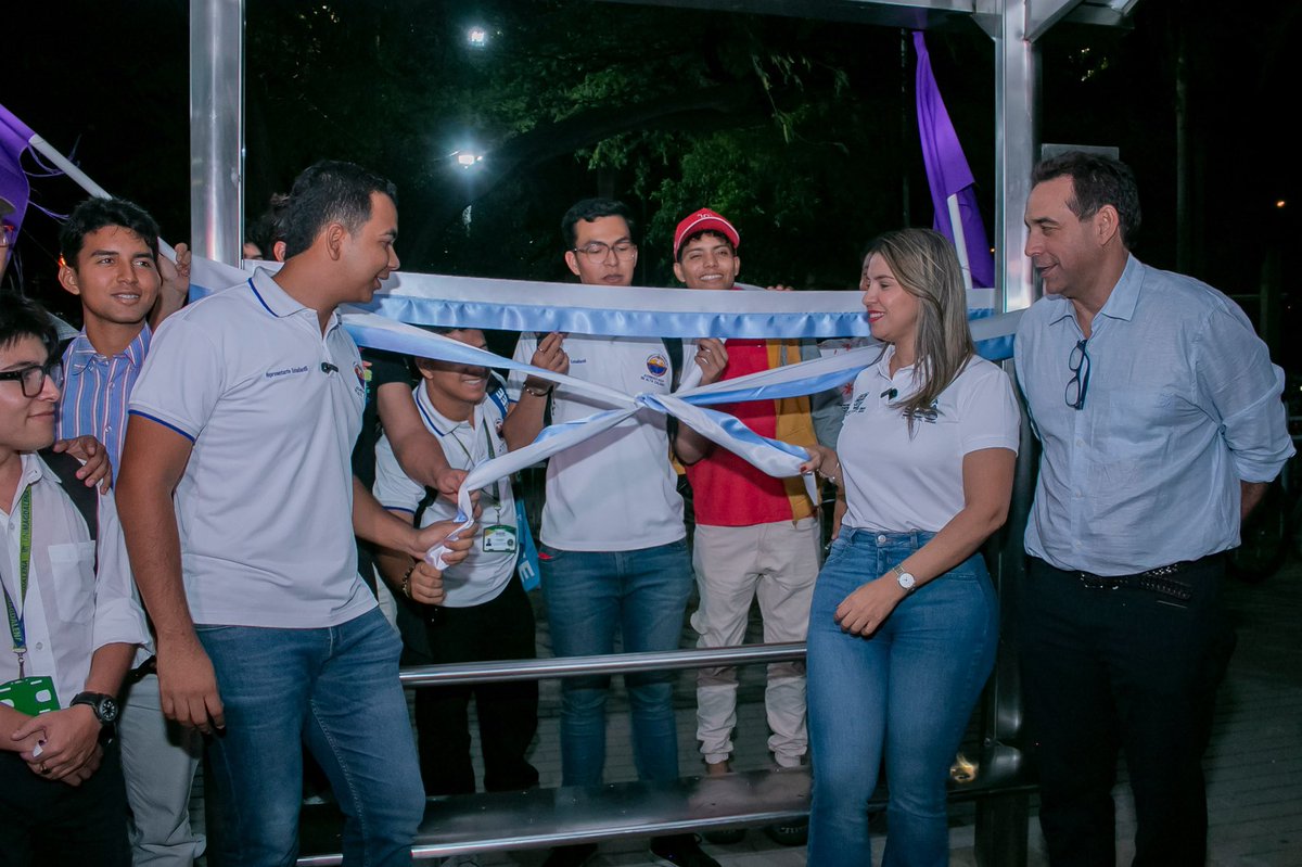 Unimagdalena's tweet photo. 🚍 ¡Más seguridad y comodidad con “Mi bus en la U”!

Gracias a nuestra alianza con la @SantaMartaDTCH a través del @SETPSANTAMARTA, hemos implementamos una ruta nocturna (de 7 p.m. - 10 p.m.), que mejora el acceso al transporte público para la comunidad universitaria.🙌🏽

SIGUE ⬇️ https://t.co/dudzbI07CU