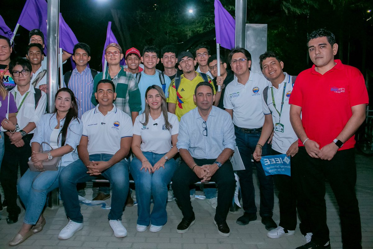 Unimagdalena's tweet photo. 🚍 ¡Más seguridad y comodidad con “Mi bus en la U”!

Gracias a nuestra alianza con la @SantaMartaDTCH a través del @SETPSANTAMARTA, hemos implementamos una ruta nocturna (de 7 p.m. - 10 p.m.), que mejora el acceso al transporte público para la comunidad universitaria.🙌🏽

SIGUE ⬇️ https://t.co/dudzbI07CU