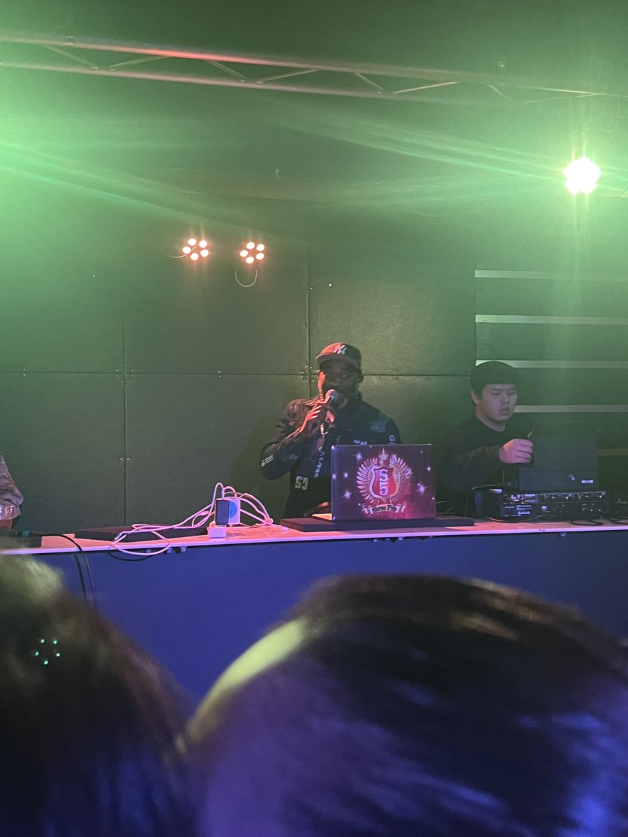 yudai_reggae_'s tweet photo. 2/22 大阪で「#AREACODESENSHU」
🇺🇸ニューヨークから #STEREOFIVE
🇯🇲ジャマイカから #JIGSYKING
めちゃめちゃ熱い夜でした🔥
ジグシーキングのバイブス満点だったな〜
ステレオ5のダブもしぶかった🔥
#kingjam #burndown #rockwave
#newyork #jamaica https://t.co/edt8kGBnYJ
