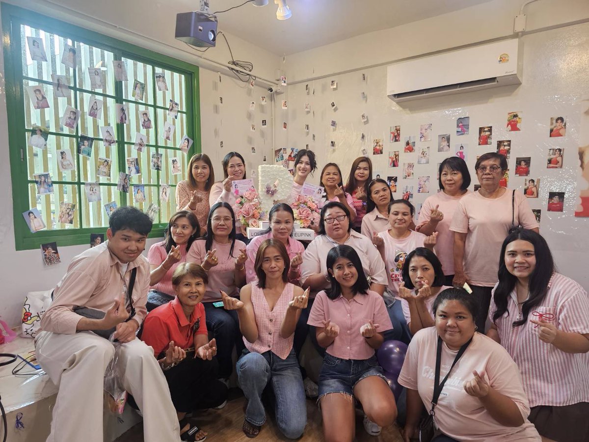 euro_pinkploy's tweet photo. HBD นะคะพิ้งค์พลอย ขอให้มีความสุขมากๆ นะคะ คิดสิ่งใดสมปรารถนา เป็นที่รักของทุกๆคน งานก็ปังๆ นะคะ 💜💜 จะคอยซัพพอร์ตตลอดไปนะคะ เลิฟๆๆ 🥰
#พิ้งค์พลอยปภาวดี 
#baan_eupink
#ยูพิ้งค์ https://t.co/E6tTr9ymKA