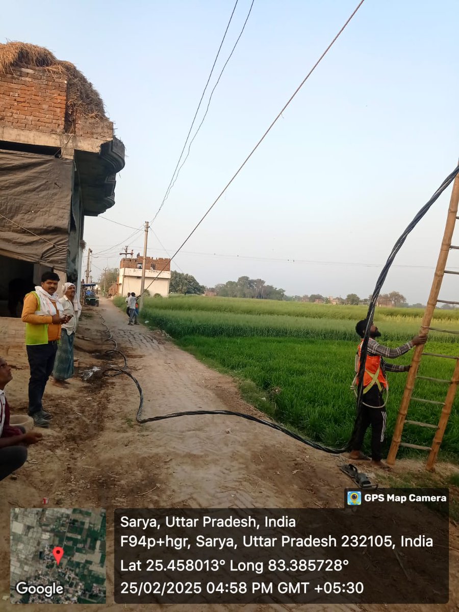 puvvnlchandauli's tweet image. आज दिनांक 25/02/2025 जनपद चंदौली विoविoखंo- सकलडीहा में धानापुर फीडर के अंतर्गत विद्युत व्यवस्था को बेहतर बनाने के लिए #RDSS योजना के तहत विद्युत् #abcable  लगाया गया, जिससे उपभोक्ताओं को विद्युत आपूर्ति सुचारू रूप से प्राप्त हो सके l  @UPPCLLKO @PuVVNLHQ