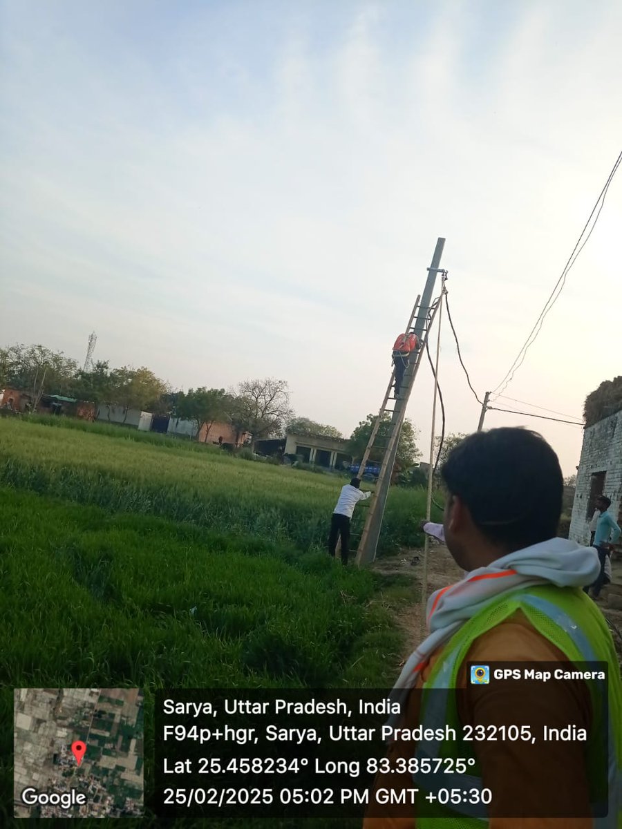 puvvnlchandauli's tweet image. आज दिनांक 25/02/2025 जनपद चंदौली विoविoखंo- सकलडीहा में धानापुर फीडर के अंतर्गत विद्युत व्यवस्था को बेहतर बनाने के लिए #RDSS योजना के तहत विद्युत् #abcable  लगाया गया, जिससे उपभोक्ताओं को विद्युत आपूर्ति सुचारू रूप से प्राप्त हो सके l  @UPPCLLKO @PuVVNLHQ