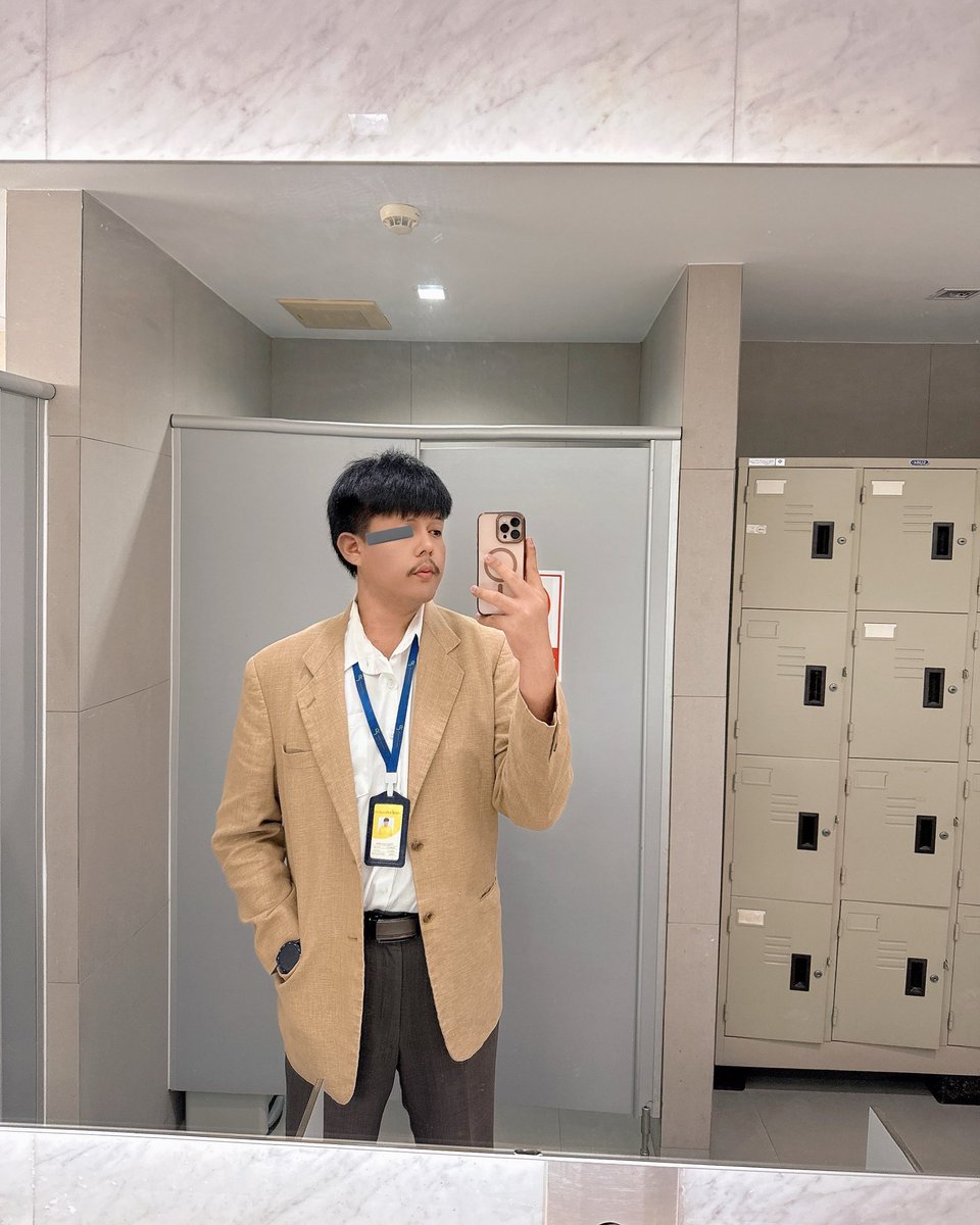 v.mon.t : โลกสีเทา H+ tweet media