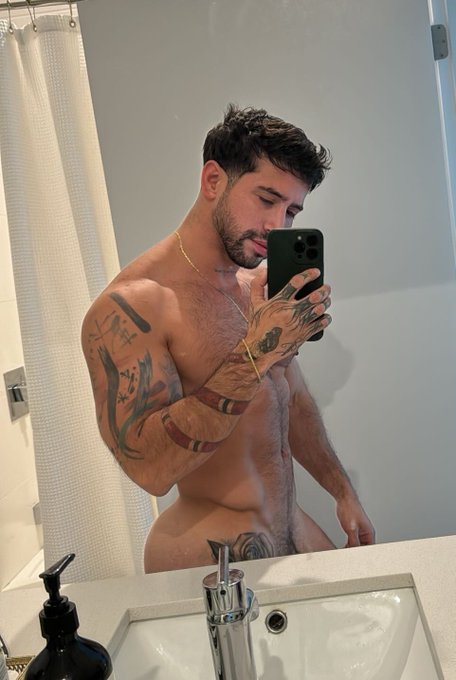 Buenos días https://t.co/WlDlJ239iH
