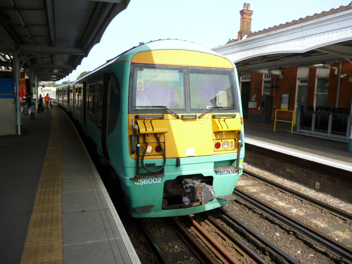 williampgwebb's tweet image. This is what I took of a #Class456 at Purley in July 2013 when they were operated by @SouthernRailUK before they were transferred to #SouthWestTrains SWT in December that year and before they repainted in #SWT Red Metro livery and that was before the Class 456s became the main
