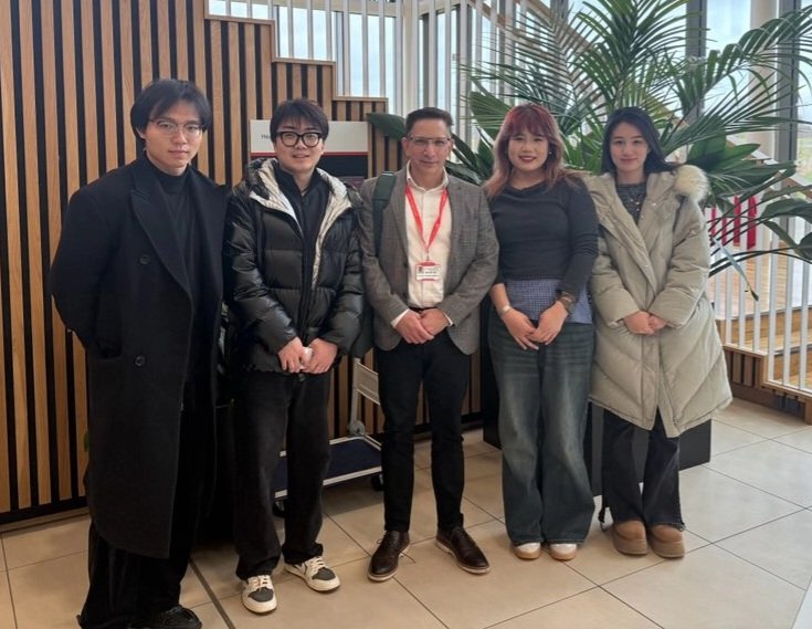 Collaboration with 
<a href="/HICLancaster/">Health Innovation Campus, Lancaster University</a> 
On AI Secretary Project 
#AISecretary
With Management school Students to help with AI solution for NHS clinicians
<a href="/NHSDigital/">NHS England Transformation</a> 
<a href="/aaroncumminsNHS/">Aaron Cummins</a> <a href="/UHMBT/">MorecambeBayNHSTrust</a> 
<a href="/LancasterUni/">Lancaster University</a> 
<a href="/drcazz/">Cazz Brock</a> 
<a href="/SMcL_COO_UHMBT/">Scott McLean</a>