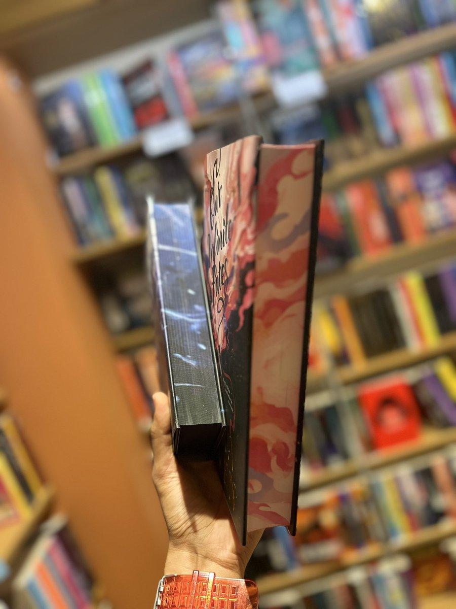 BrentCrossBooks's tweet photo. We love exclusive YA new releases! Aren’t they gorgeous? 😍 https://t.co/pdpf8PJV94