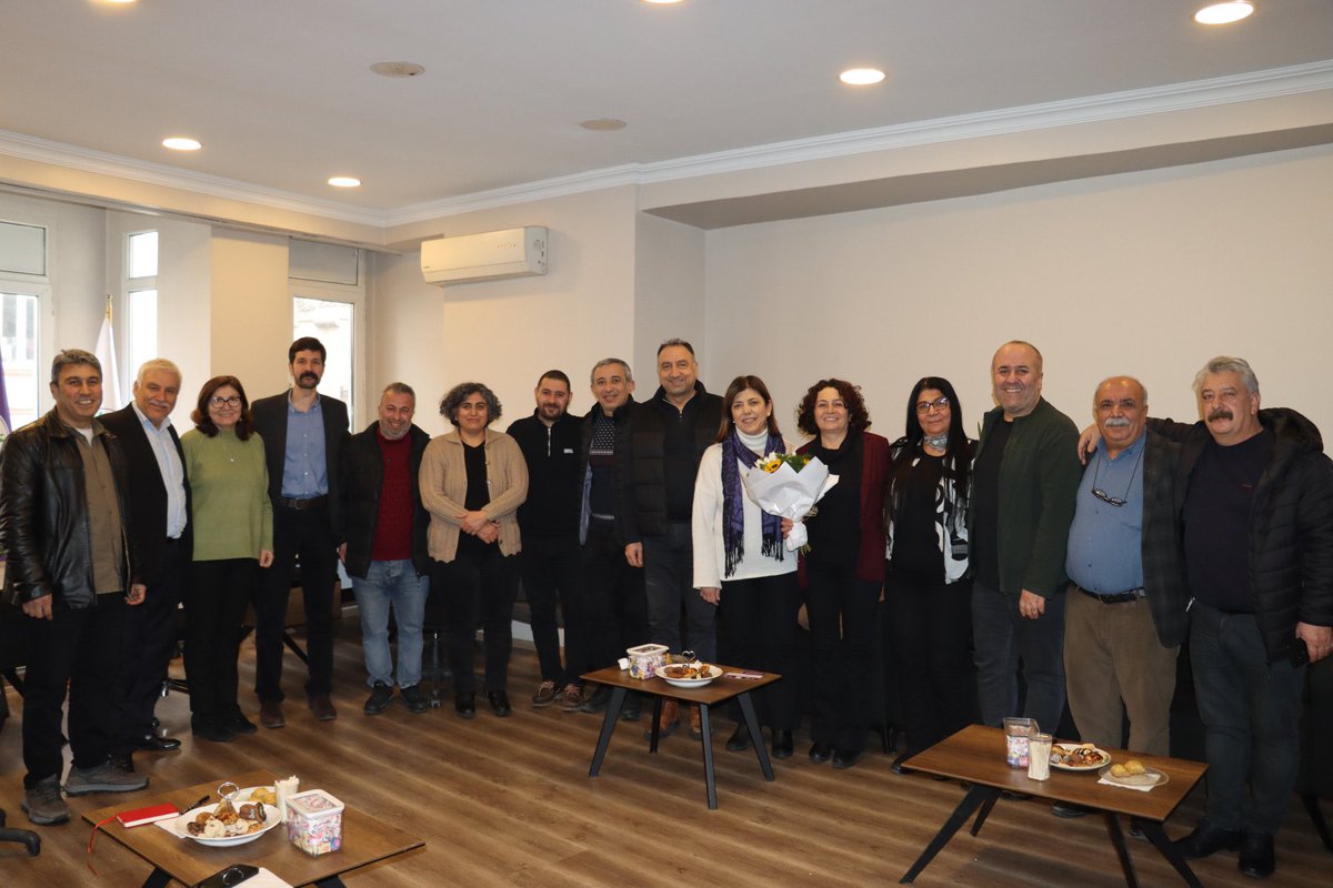 Meral Danış Beştaş, Ali Kenanoğlu, HDK Yürütme Kurulu Üyeleri, Sebahat Tuncel ve İstanbul vekilimiz Cengiz Çiçek, il örgütümüzü ziyaret ettiler.