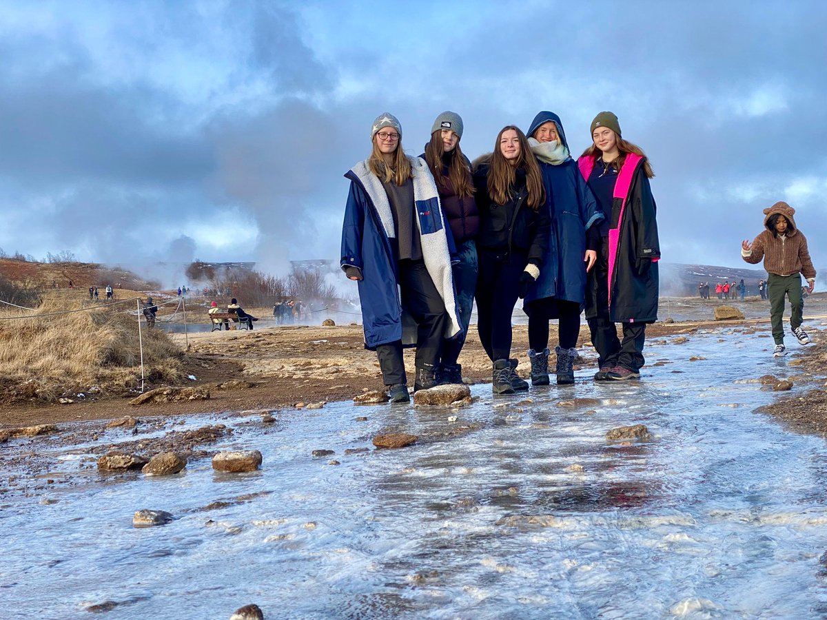 🇮🇸🇮🇸🇮🇸🇮🇸 
<a href="/WGSWindsorGirls/">Windsor Girls'</a> <a href="/TWBS/">The Windsor Boys' School</a>