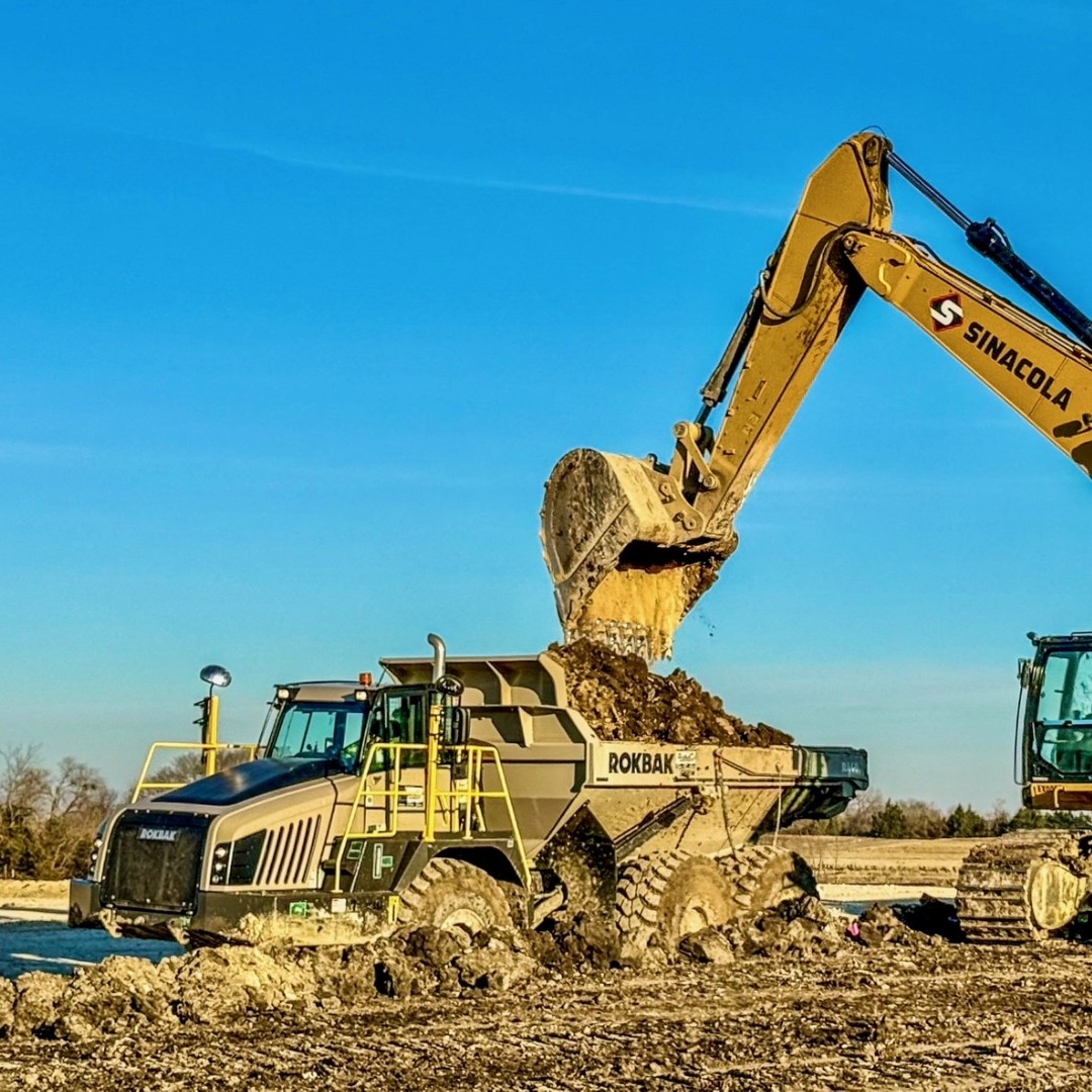 Dirt work and Rokbak's go hand in hand 🤝 #Rokbak #Construction #HeavyMachinery