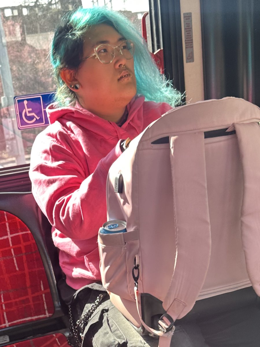 ShadrachScooter's tweet photo. Had a solid 9/10 in my left peripheral and this specimen in my right. Let’s figure it out bud. Chapped lips must be H-E-doublehockeystix for this cat #jamessullivan #sully #snorlax #trixyogurt https://t.co/I7wtAdkEXF