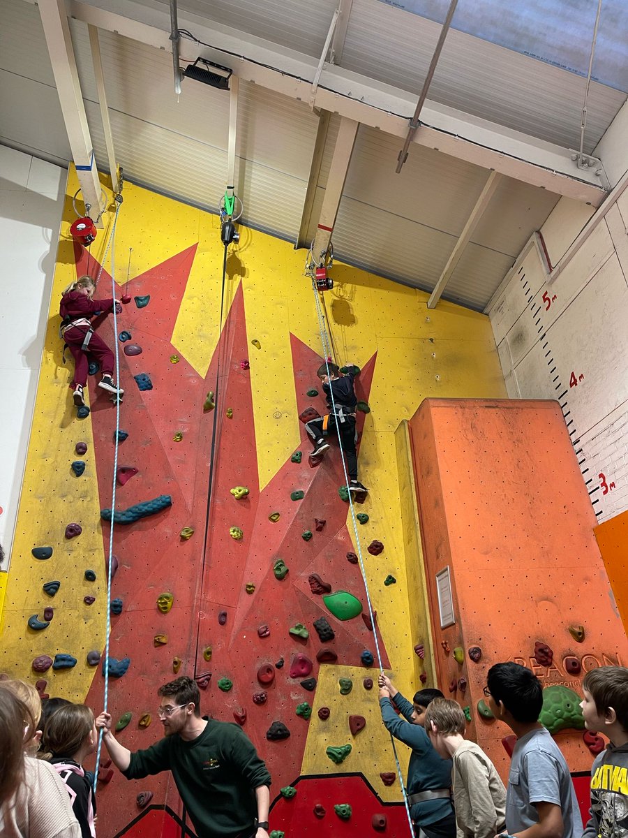firsprimarysale's tweet photo. #TeamRapids finishing their jam packed day with climbing🧗♀️ #Robinwood #Year5Juniper #Year5Laurel #Year5Redwood https://t.co/tNLox2vf7z