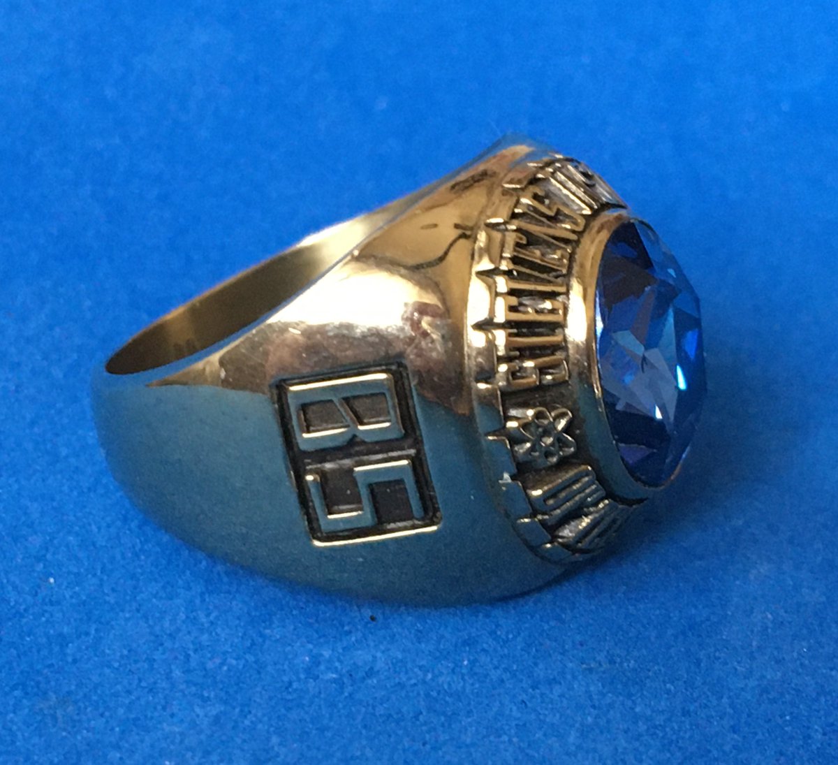 SomewareInTime's tweet image. Check out 1985 Stevens Institute of Technology CLASS RING Balfour Salesman&apos;s Sample GTC ebay.com/itm/1672746635… #eBay via @eBay ebay.com/itm/1672746635… #stevensinstituteoftechnology #schoolring #balfour #eBay #mensjewelry #classring #salesmansample