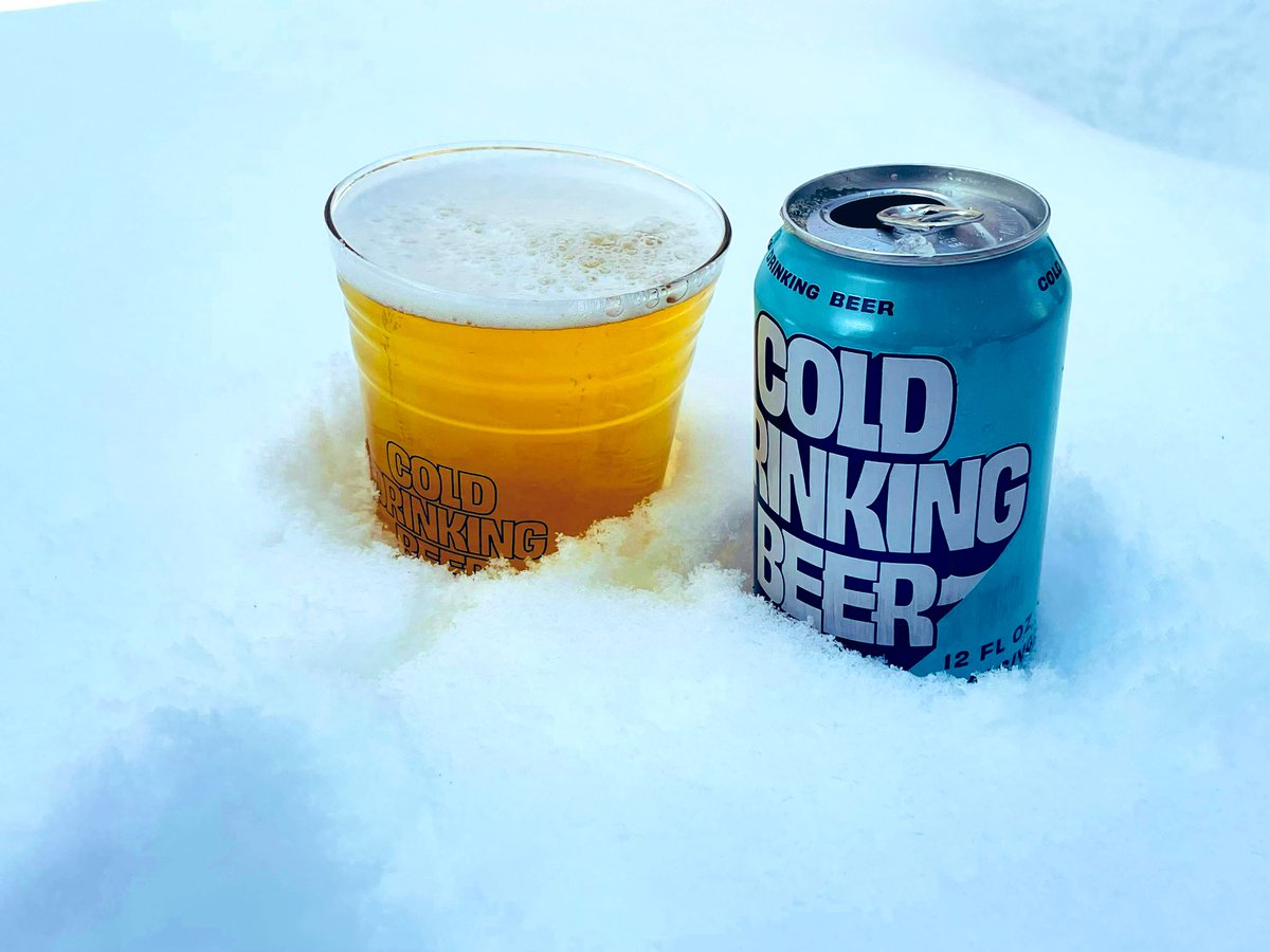 YourNewOldPal's tweet photo. Pro's of winter weather: providing nature's perfect koozie. #ServeCold https://t.co/D7coDj5sbz