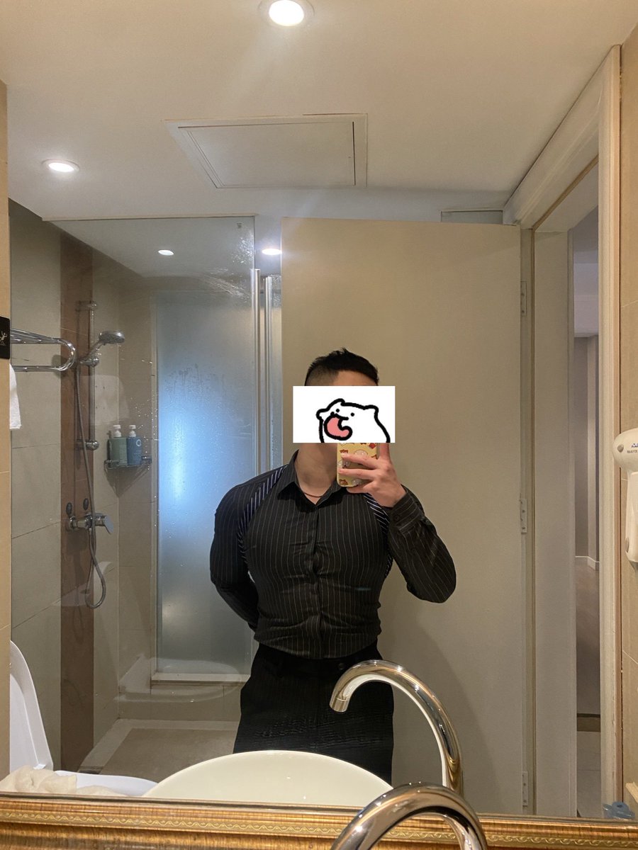 Coolab97's tweet photo. 想去下海，想被金主用钱狠狠羞辱🙋‍♀️ https://t.co/gfxnCf877z