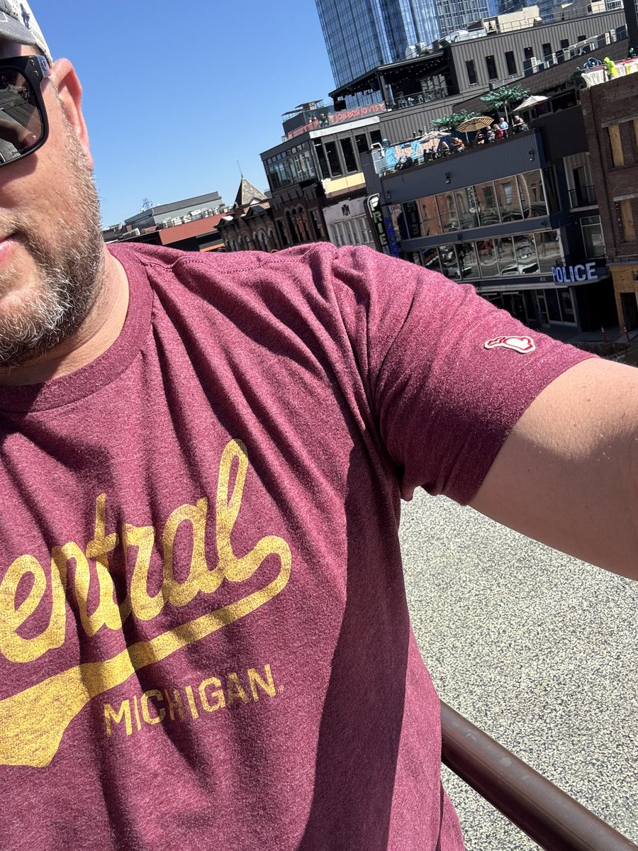 jaybee8484's tweet image. Nashville is fun for the week but ready for the sweet call of @AdamJaksa for @CMUMensBBall tonight as they push to March hoops! 🔥👆