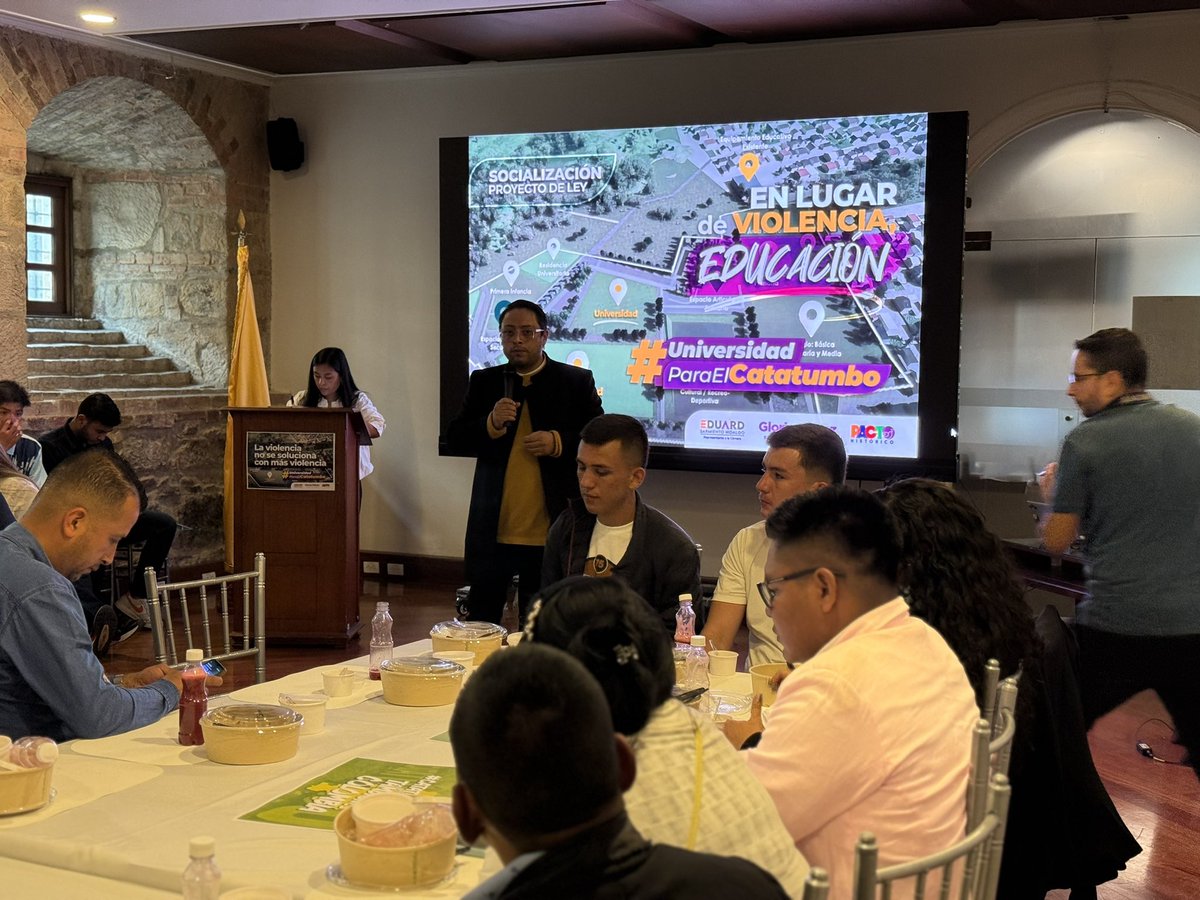 La educación superior será, sin duda, la transformación de nuestra región. La Ley que crea la #UniversidadParaElCatatumbo es absolutamente necesaria para un pueblo históricamente olvidado. 
La educación es el más importante de los derechos para avanzar en la paz del #Catatumbo.