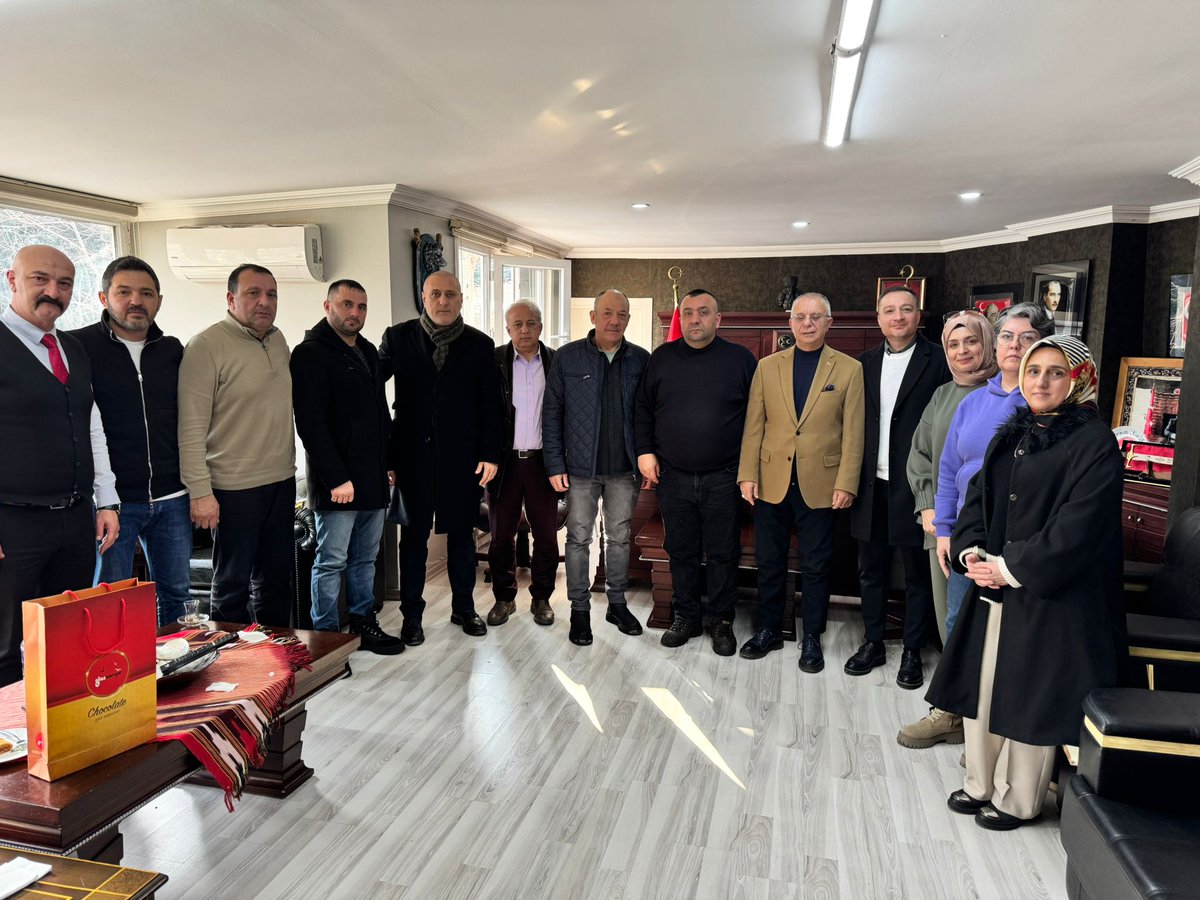 Sarıyer Gönüllüler Platformu olarak MHP Sarıyer İlçe Başkanlığını ziyaret ettik.
#mhpsariyer