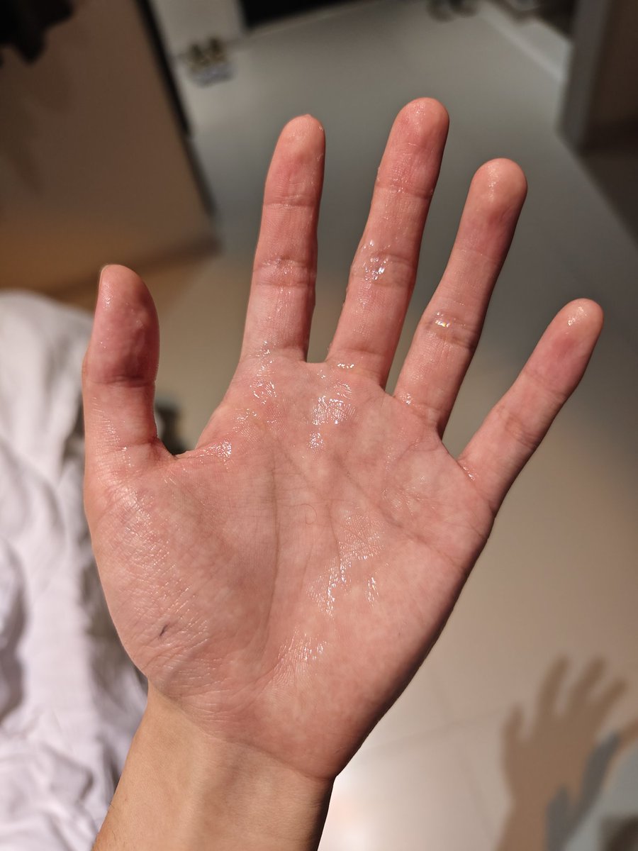 我只不过不愿意做s罢了，不过要是逼我展示出s的一面，那下场就会和下面这位小朋友一样惨哦，他可是已经被我的s一面吓到了🤓
（旅游了一天太累了，只控了小m半个小时，不过他说我的手法很棒哦）