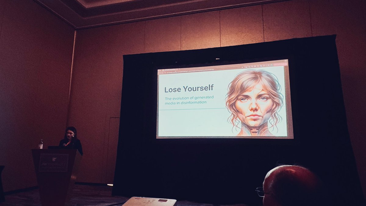 Here’s <a href="/KillrBunn3/">LocalAreaKnitwork 🧶</a> rocking her talk at #SunshineCon. 😊