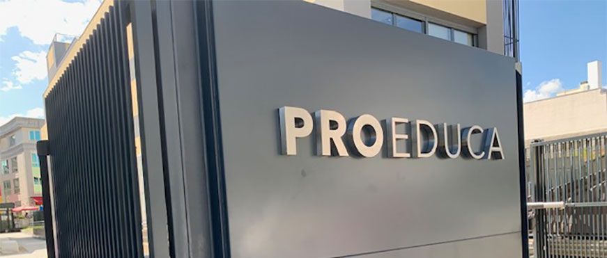 inveuro's tweet photo. #Proeduca #PRO | 📄🔊 OPA
📊 Refuerza su capital con nuevos socios estratégicos:
💼 Sofina (16.07%) y Portobello (8%) adquieren participaciones, con opciones de ampliación.
📉 Plan para exclusión de BME Growth y oferta de compra a minoritarios, OPA
💰 Precio: 30,99€/acción (valoración 1.400M€) + bonus por cumplimiento de metas hasta 2029.
🤝 Proeduca Summa mantendrá >50% del capital.
🔄 Renovación del Consejo: 15 miembros, incluyendo representantes de los nuevos inversores.
🌍 Socios clave:
👥 Sofina (Bruselas, 10.100M€ NAV)
👥 Portobello (España, 3.000M€ gestionados)
#Bmegrowth
Press-release:
📎https://t.co/qitX4h4TGa!!