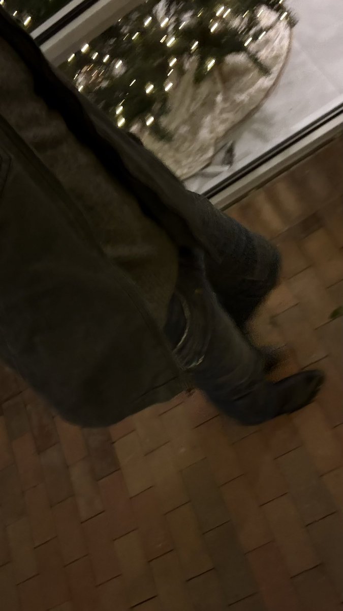 redisunn's tweet photo. #myvibe…. 50k in debt…. Number Nine embracing my body tightly …. 60mm heels and maybe a scarf the to go outside… hedi whispering sweet nothings about spending more to be on vibe…… i love this little life… #DreamBrother https://t.co/9xKHUKsCDc