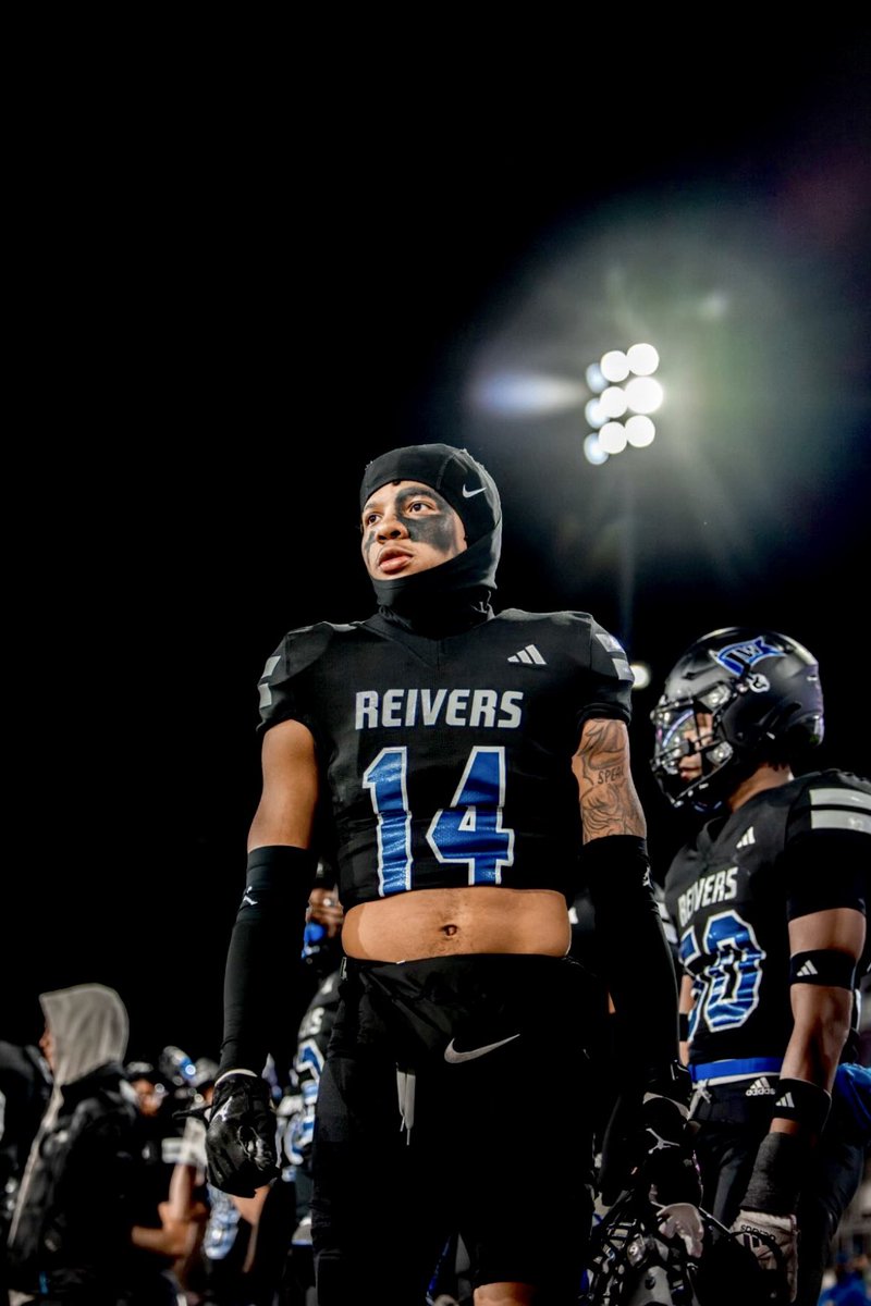 When you not where you wanna be turn to god &amp; sacrifice everything.. I’m going all in I gotta make it happen for my family 💯 imma shake back🙏🏾can’t wait be back on that field…