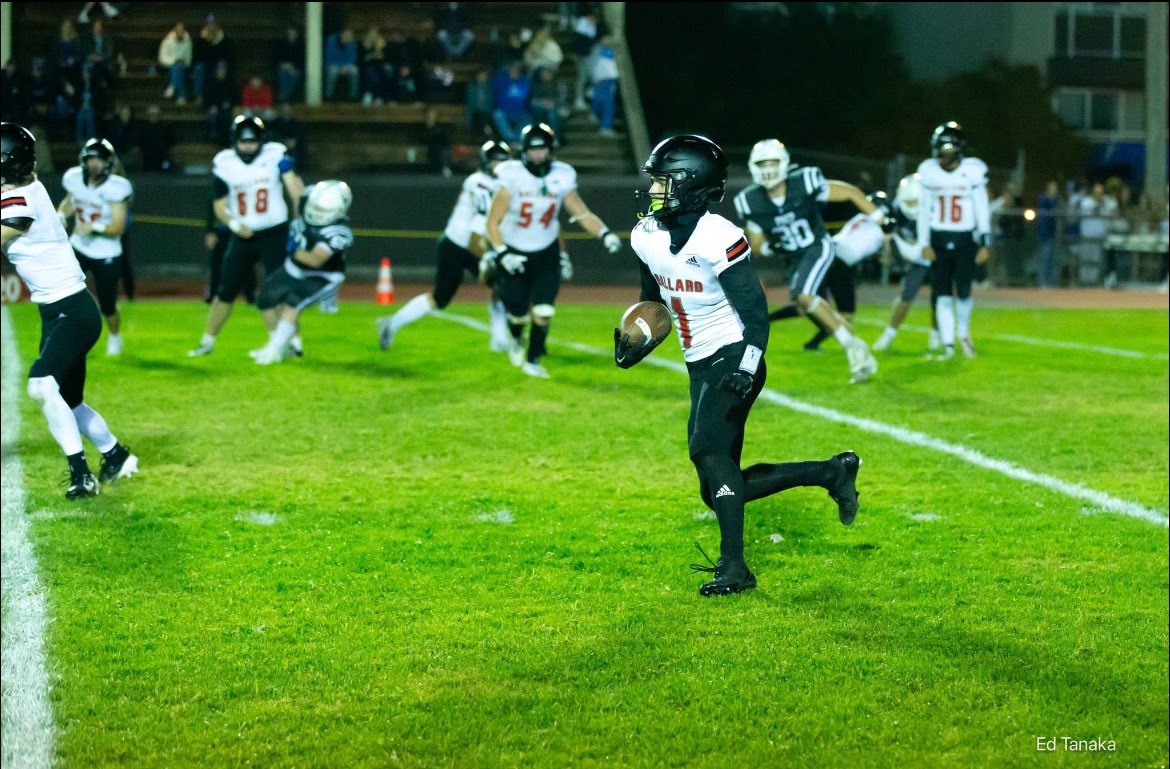 Please take a look at my top plays from my juniors season and reach out with any questions DMs are open: hudl.com/v/2RFajc