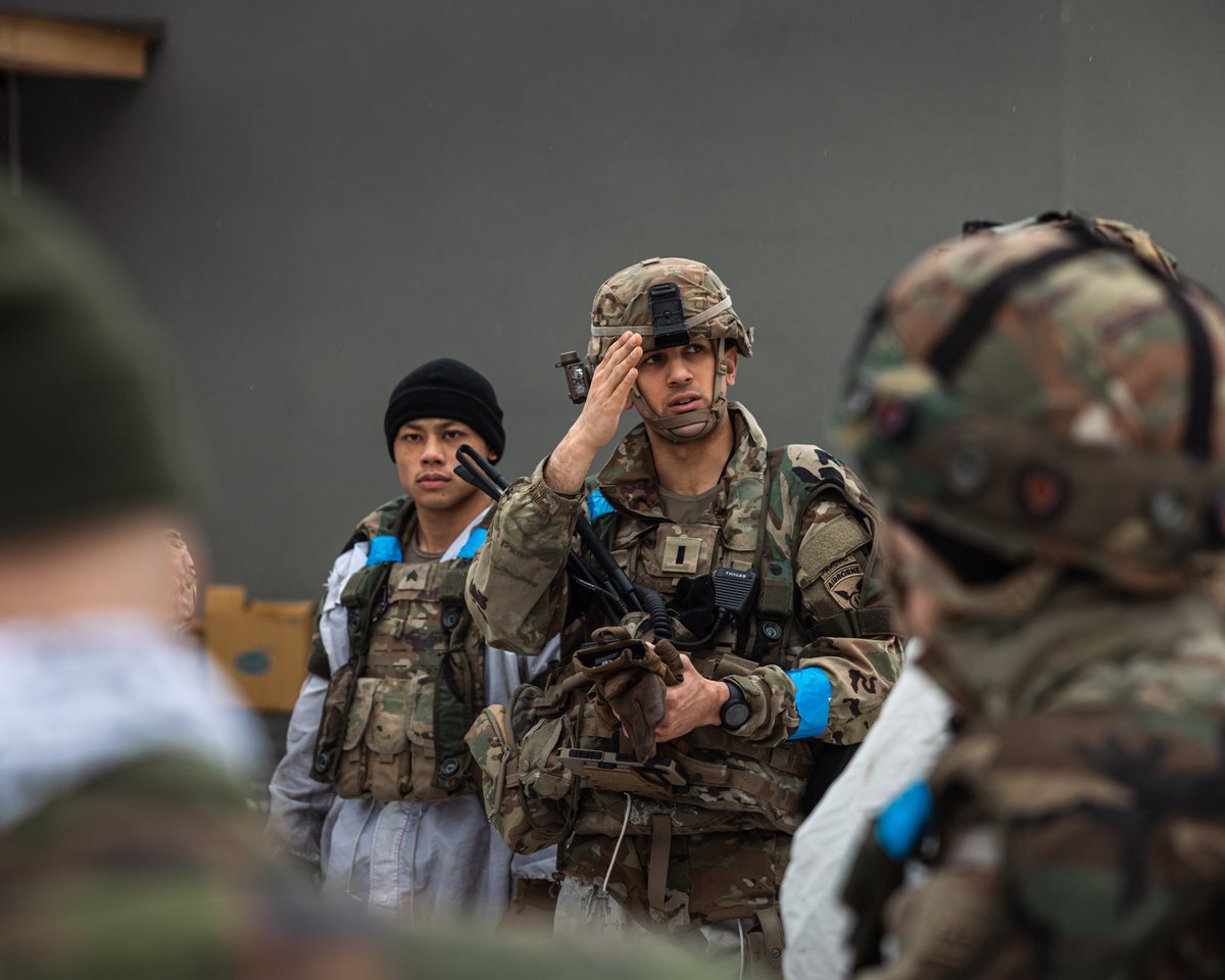Maavoimat's tweet photo. The #ArcticForge 25 exercise began with an alert and training in Alaska, followed by the rapid deployment of 🇺🇸 and 🇨🇦 forces to the High North. As part of the scenario, the unit was ready to transition directly into a combat situation. The troops are now ready for their tasks 🤝 https://t.co/CkaFjUcOba