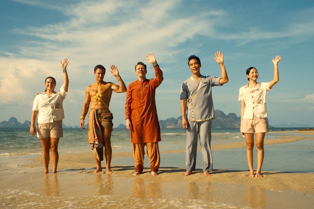 CreativeScreen's tweet image. #TheWhiteLotus has drifted from Hawaii to Italy to Thailand. What secrets does S3 hold? #MikeWhite @StreamOnMax 
tinyurl.com/28ur6czw