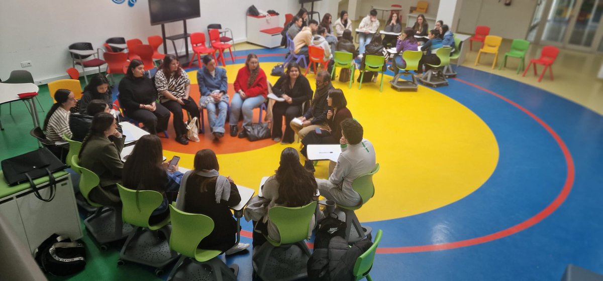 IES Albalat (@iesalbalat) on Twitter photo Hoy <a href="/canchoreloj/">Ramón González</a> y <a href="/esticomitia_c/">Carolina Molina Fernández</a> han acudido al Aula del Futuro de la Facultad de Formación del profesorado de la <a href="/infouex/">UEx</a>, invitados por <a href="/rosafersan/">Rosa Fernández Sánchez</a>, de <a href="/NodoEducativo/">Nodo Educativo</a>, a una sesión de trabajo compartido con los alumnos de "Tecnologías aplicadas a la Educación Social". Hoy <a href="/canchoreloj/">Ramón González</a> y <a href="/esticomitia_c/">Carolina Molina Fernández</a> han acudido al Aula del Futuro de la Facultad de Formación del profesorado de la <a href="/infouex/">UEx</a>, invitados por <a href="/rosafersan/">Rosa Fernández Sánchez</a>, de <a href="/NodoEducativo/">Nodo Educativo</a>, a una sesión de trabajo compartido con los alumnos de "Tecnologías aplicadas a la Educación Social".