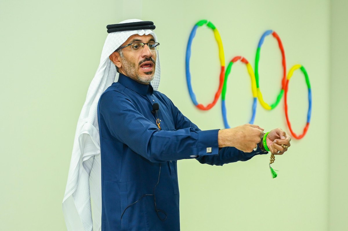 Khaleejclub's tweet photo. 🔹 #كن_رقميًا_ولكن_بذكاء 🔹

العالم الرقمي مليء بالفرص، لكنه أيضًا مليء بالتحديات! استخدمه بذكاء، احمِ خصوصيتك، وكن واعيًا بكل خطوة تتخذها 👏💡 https://t.co/bvH8Xvw2fq