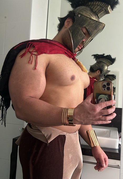 Watch Pedro's leaked NSFW photo on TwXstars