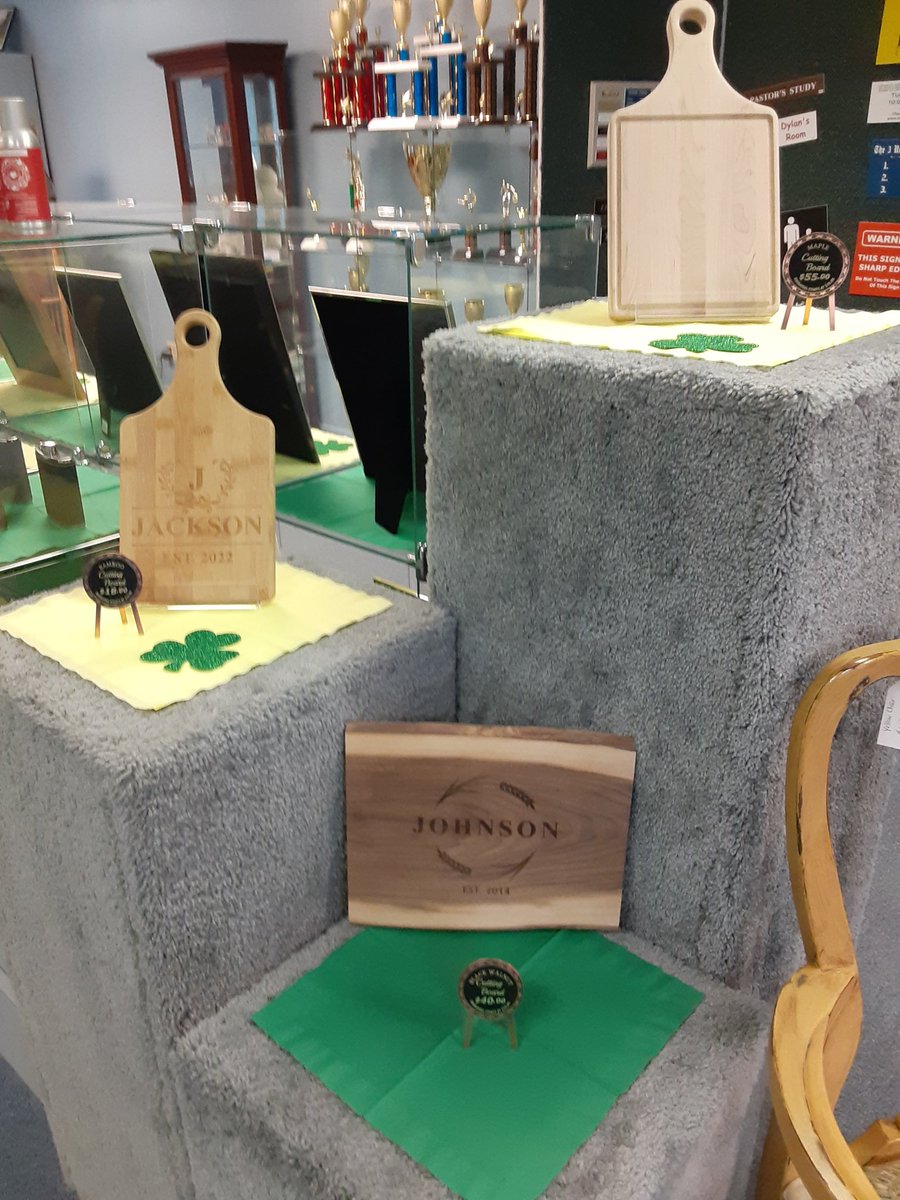 BullocksEngrave's tweet image. A peek at our showroom!

Let us help with your awards programs and personalized gift giving!

#shoplocal #Awards #engraving #BullocksEngraving