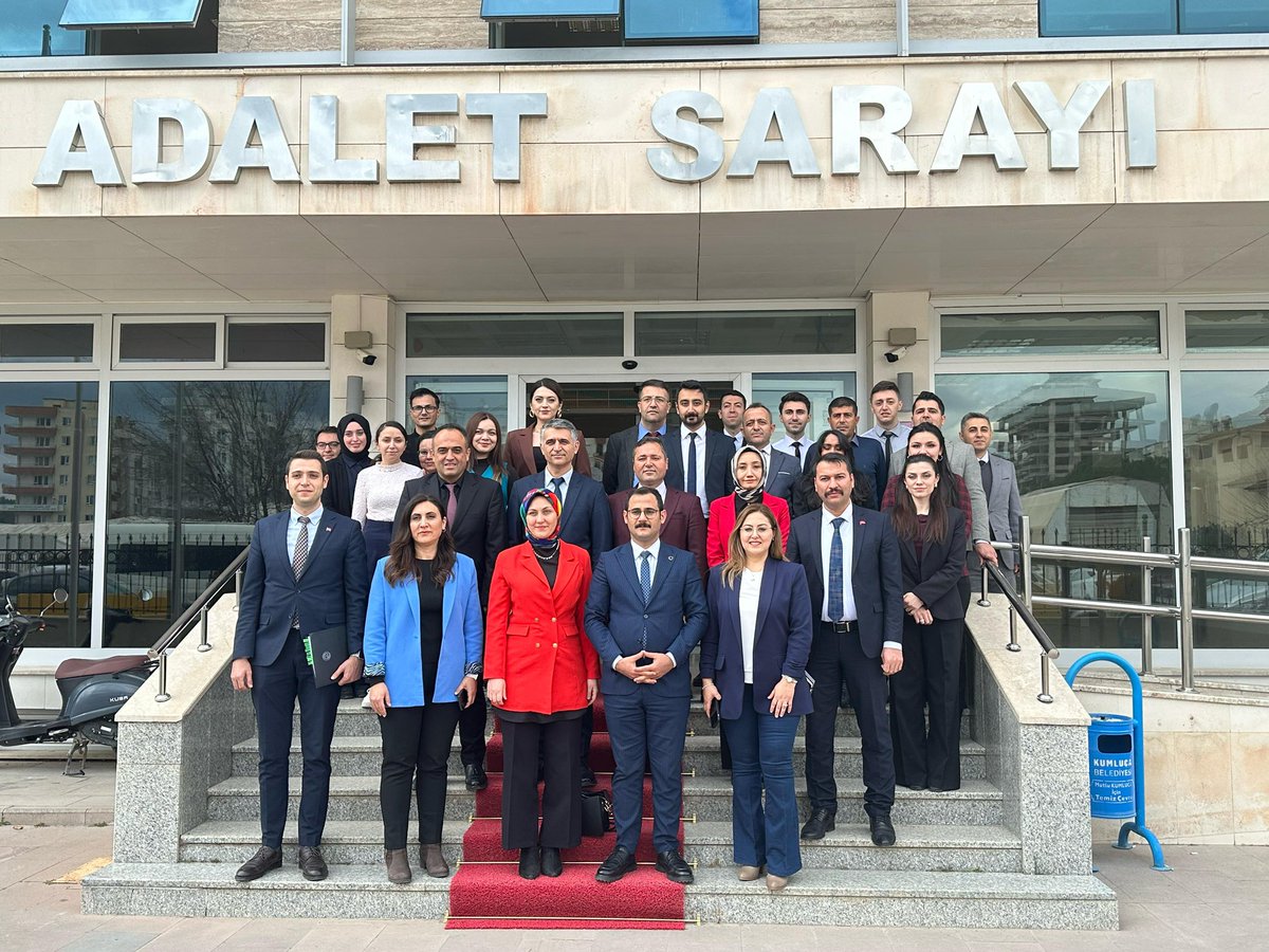 AdaletPGM's tweet photo. Adliye Ziyaretlerimiz Devam Ediyor!

Personel Genel Müdürlüğümüzce Manavgat, Akseki, Kumluca ve Kemer Adliyelerini ziyaret ederek personel arkadaşlarımızla bir araya geldik.

Adliye ziyaretleri kapsamında ayrıca Türkiye’deki kadastro davalarına ilişkin Genel Müdürlüğümüzün “0”kadastro dosyası hedefine yönelik kadastro mahkemelerini ziyaret ettik.

Ziyaretler sırasında bizlere gösterdikleri samimi ilgi ve paylaştıkları değerli görüşler için tüm personelimize teşekkür ediyor, birlikte daha verimli bir çalışma ortamı oluşturmayı hedefliyoruz. 

#PersonelinSesiAdaletinNefesi
#AdliyeZiyareti