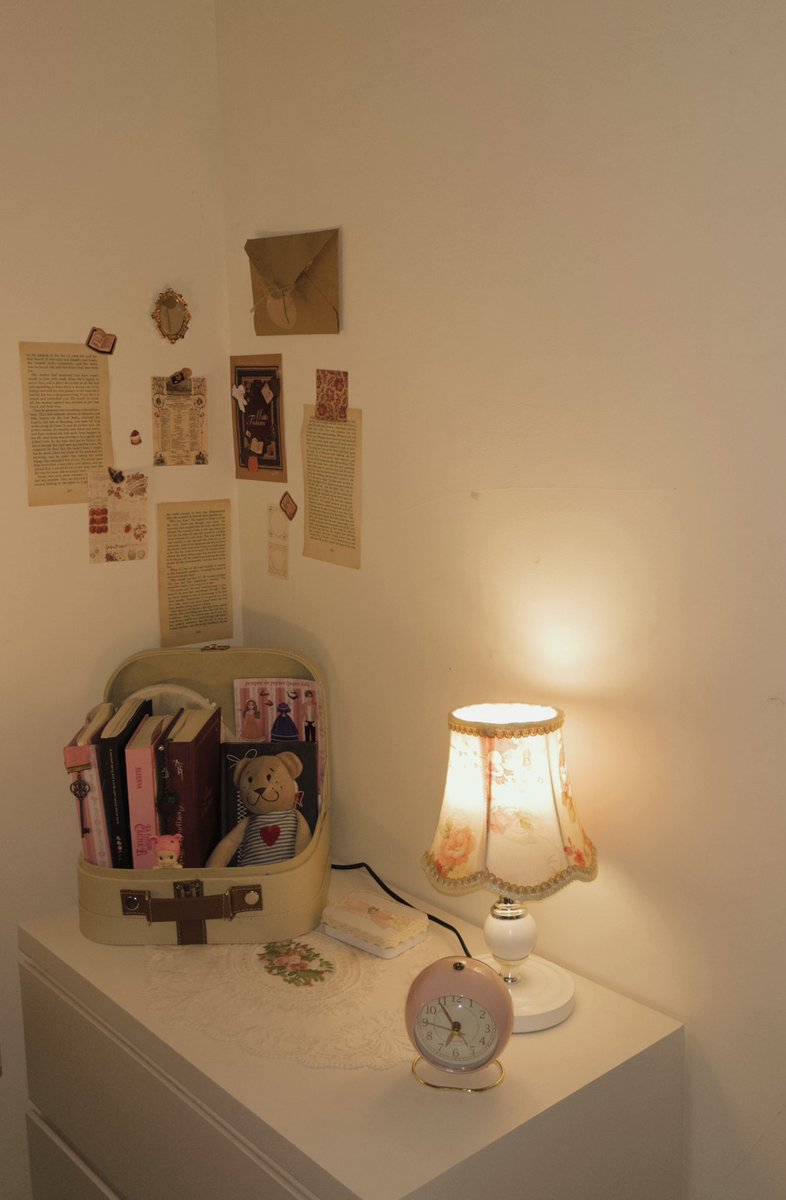 alksmw's tweet image. 🕰️🕯️🧸🪞