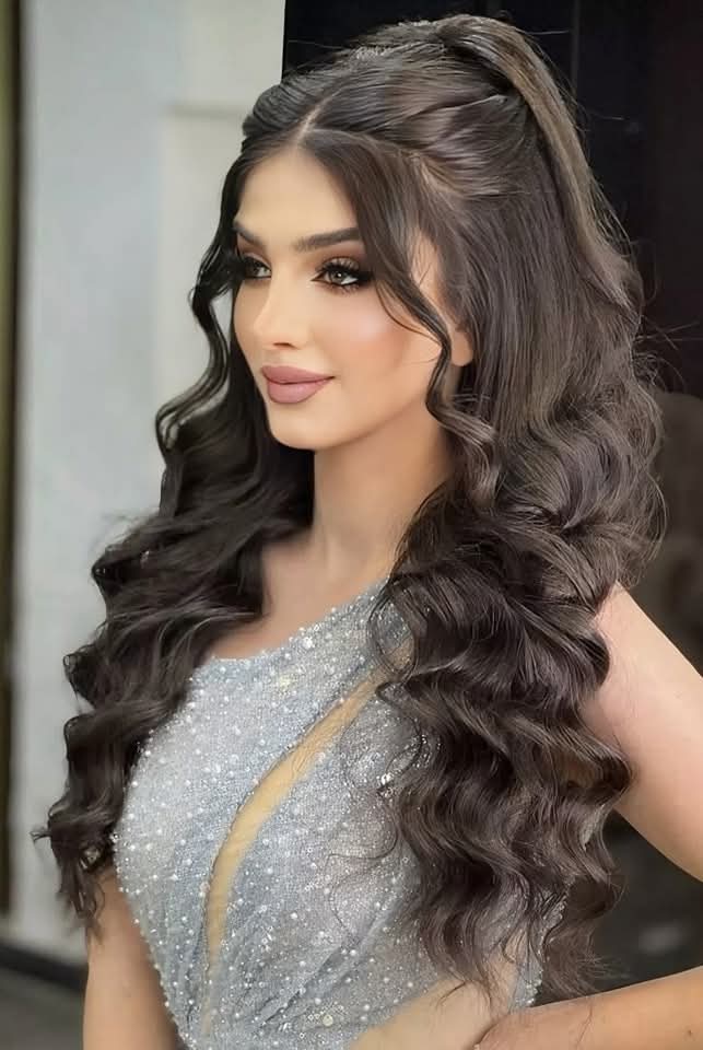 GiS_Elizz's tweet photo. Peinados con ondas sueltas en cabello largo. 💕 https://t.co/hrUn8G0xcA