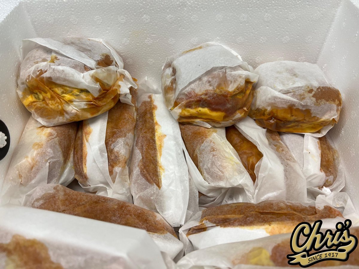 We cater! Can't decide between hotdogs and hamburgers? Get the best of both worlds at Chris' Famous Hotdogs. 334-265-6850

chrishotdogs.com/catering

#Choices #Yum